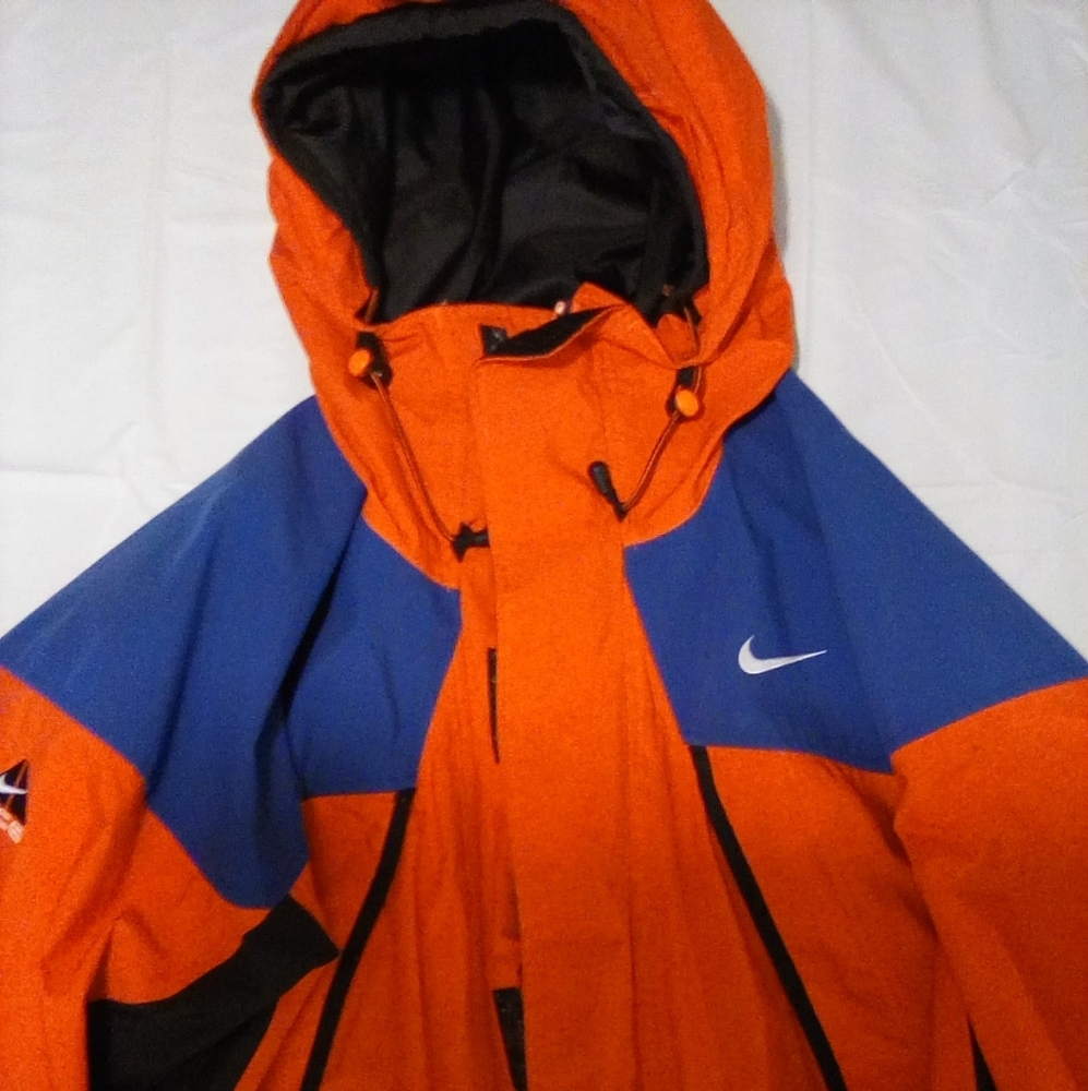 Medium 90s vintage orange and blue Nike ACG jacket